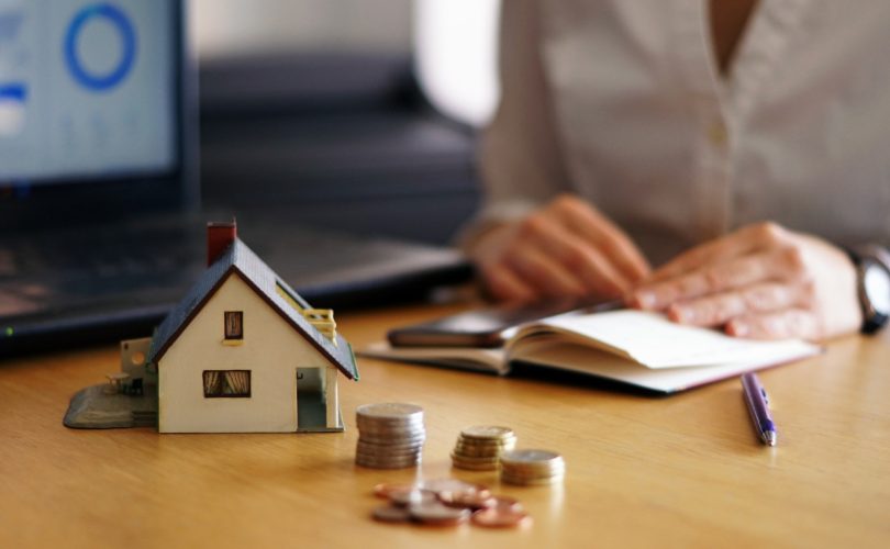 Investir en SCPI : comprendre les avantages et les risques avant de se lancer