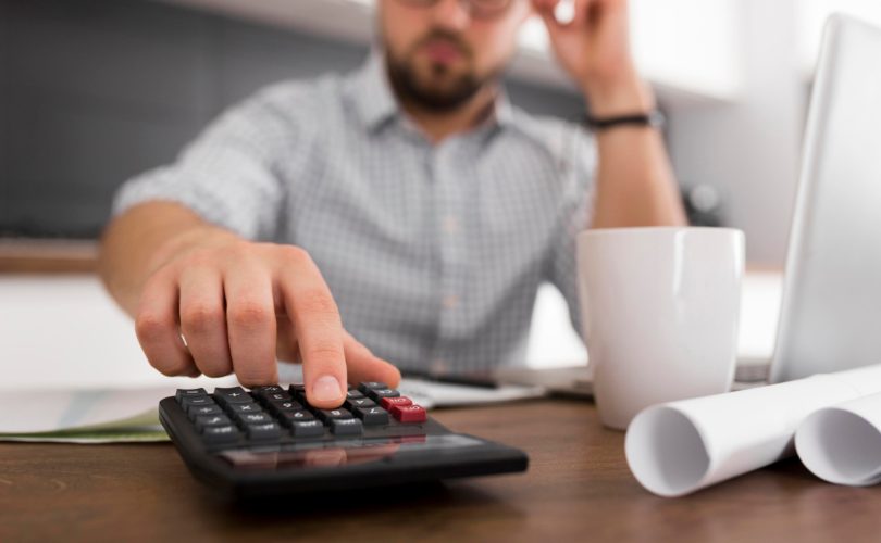 Simuler son salaire en portage : une étape clé avant de se lancer